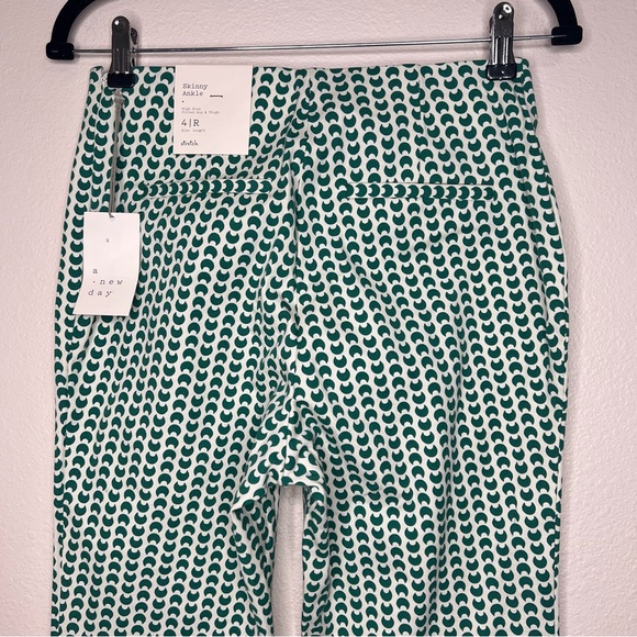 A New Day Ivory & Green Geo Print High Rise Stretch Skinny Ankle Pants Sz 4 NWT - Picture 12 of 15